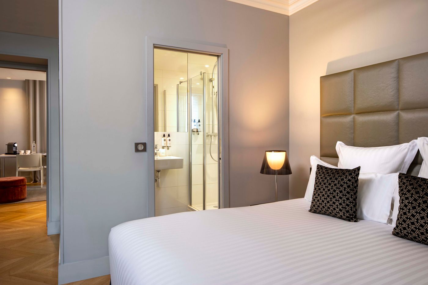 First-Hotel-Paris-Tour-Eiffel-Room-17