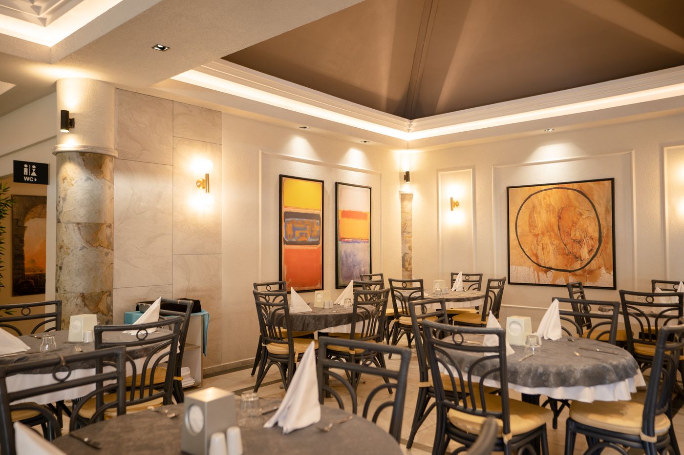 Grand-Blue-Sky-International-Restaurant-32