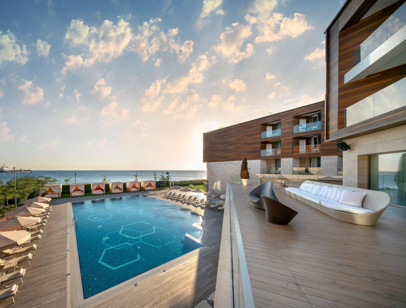Crowne Plaza Istanbul  Florya-Turkey-Florya-Pool-9