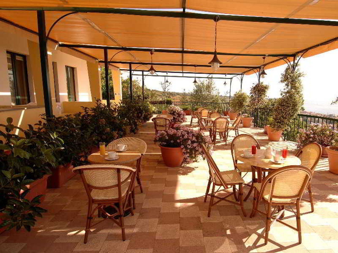 Eden-Riviera-Restaurant-5