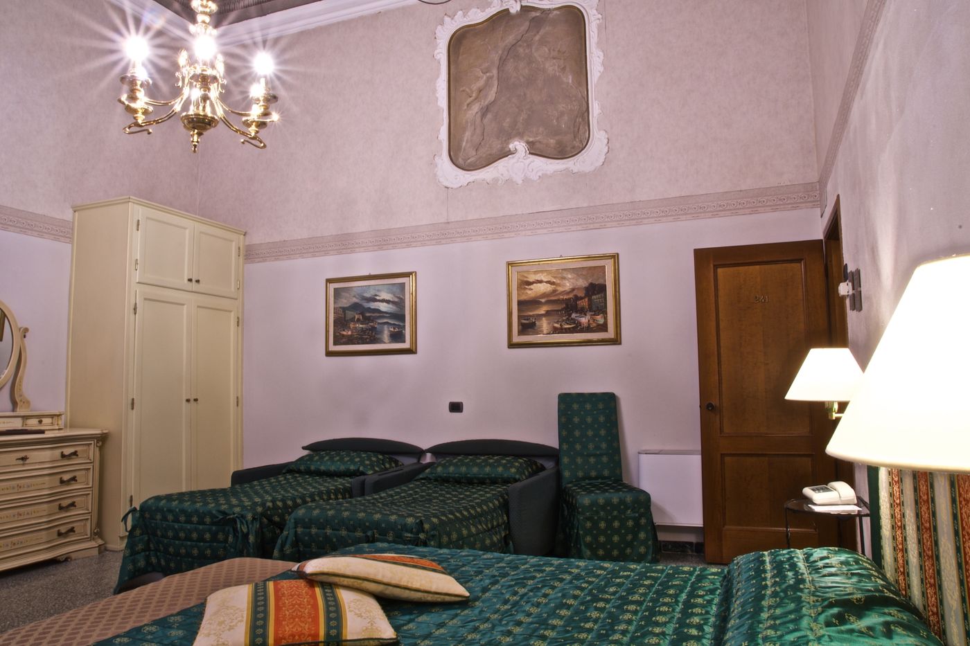 Hotel-La-Luna-Room-34