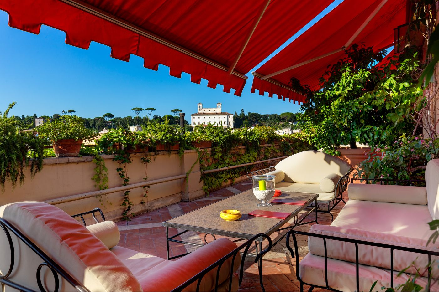 Grand-Hotel-Plaza-Terrace-2