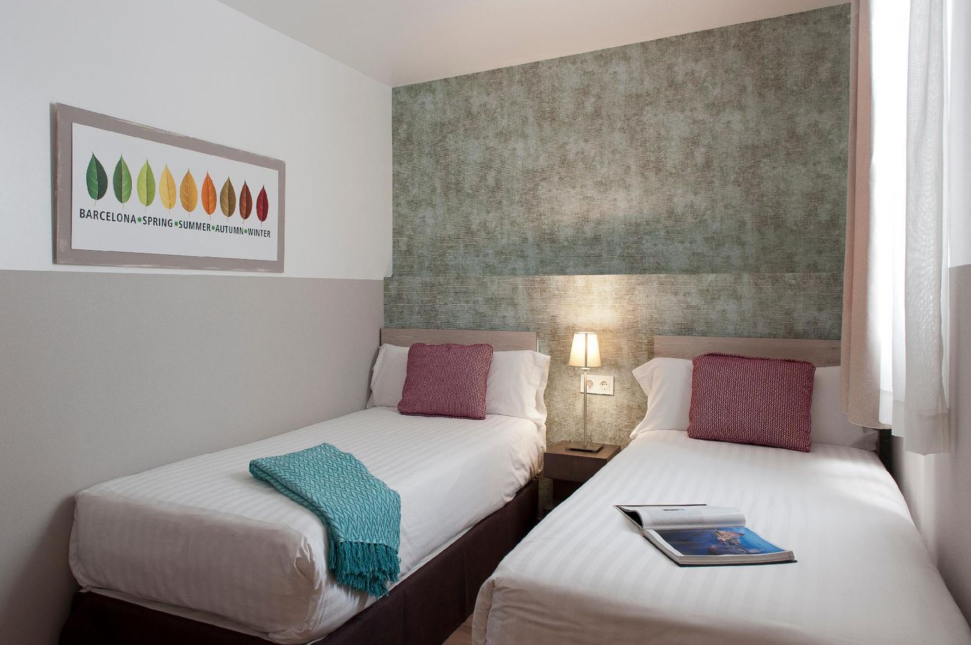 MH Apartments S. Familia-Spain-BARCELONA-Room-7