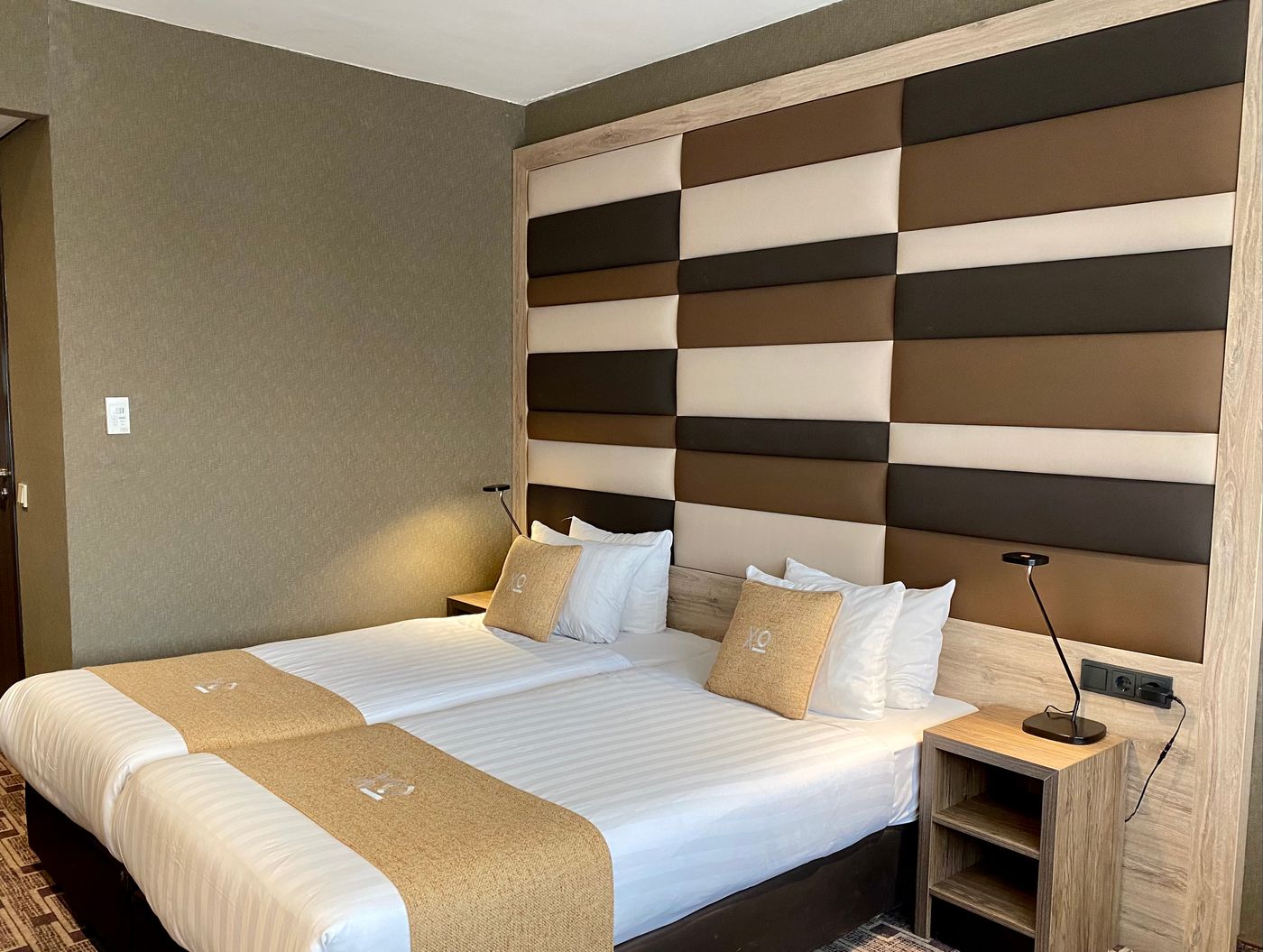 Xo-Hotels-Blue-Tower-Room-15