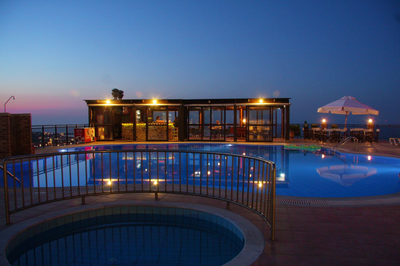 Driades-Apartments-Pool-16