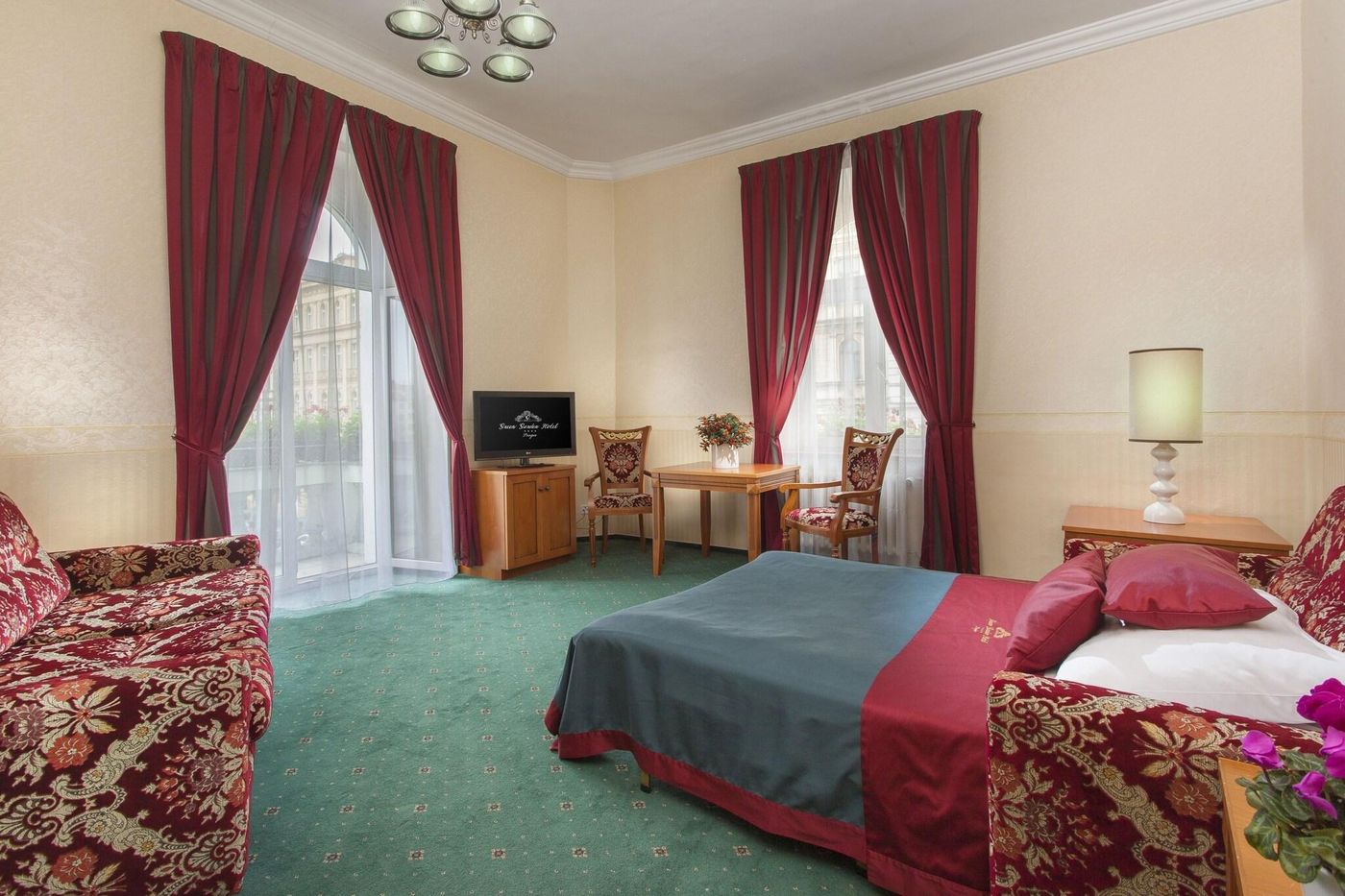 Green-Garden-Hotel-Room-18