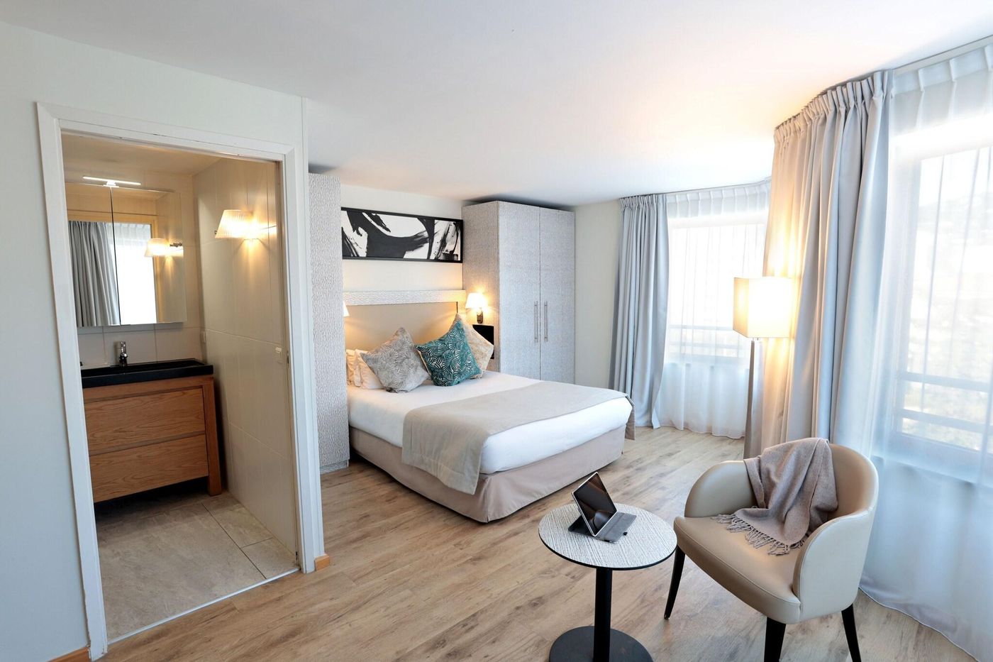 Eden-Hotel---Spa-Room-12