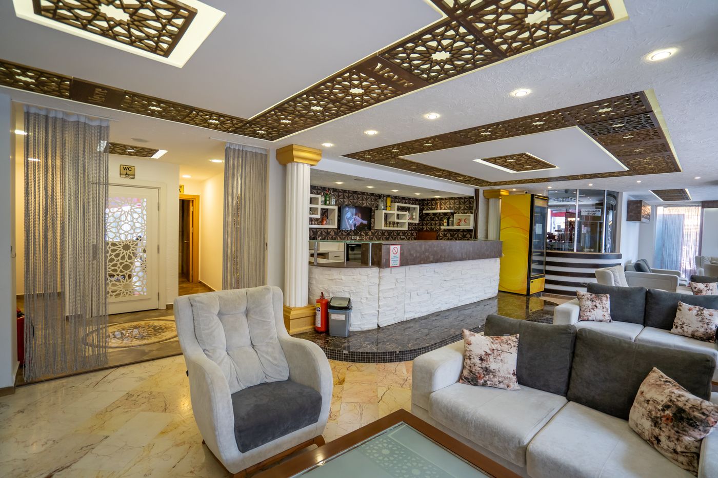 Mevre-Hotel-Lobby-49