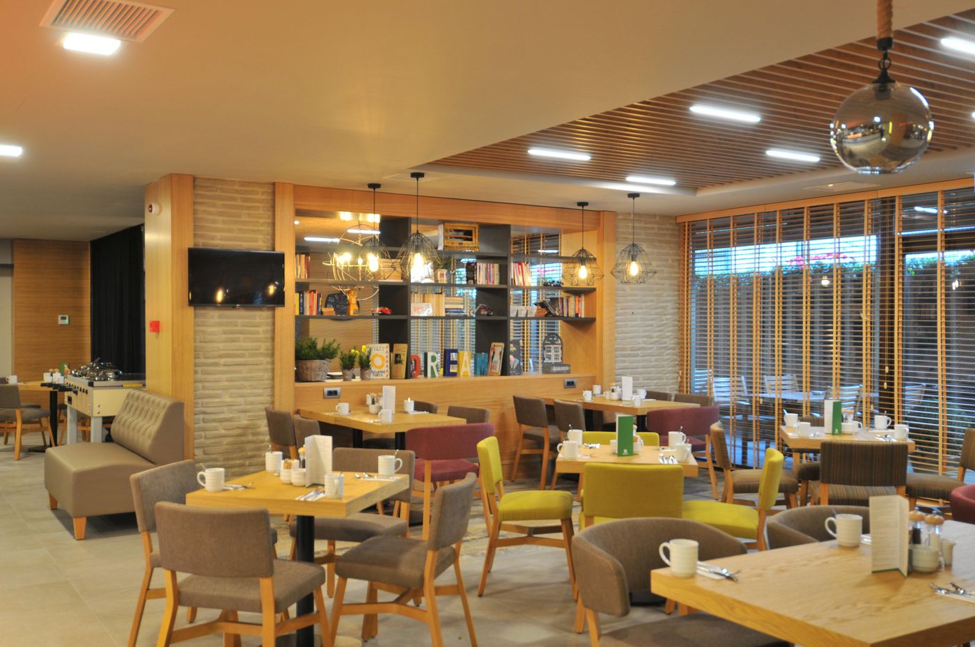 Holiday-Inn-Istanbul-Kadikoy-Restaurant-50