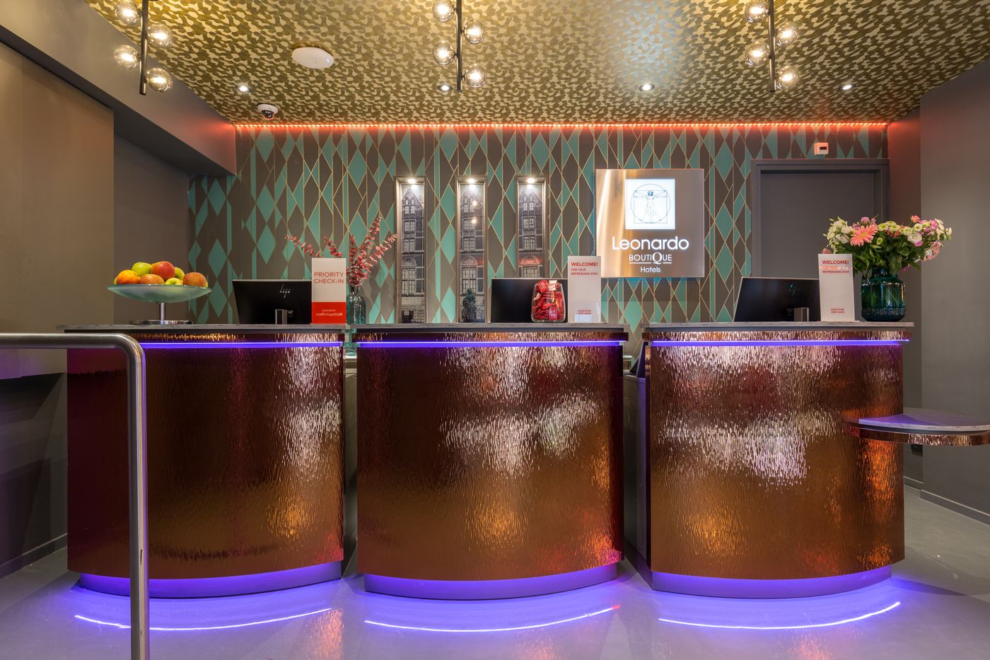 Leonardo-Museumhotel-Amsterdam-City-Center-Lobby-11