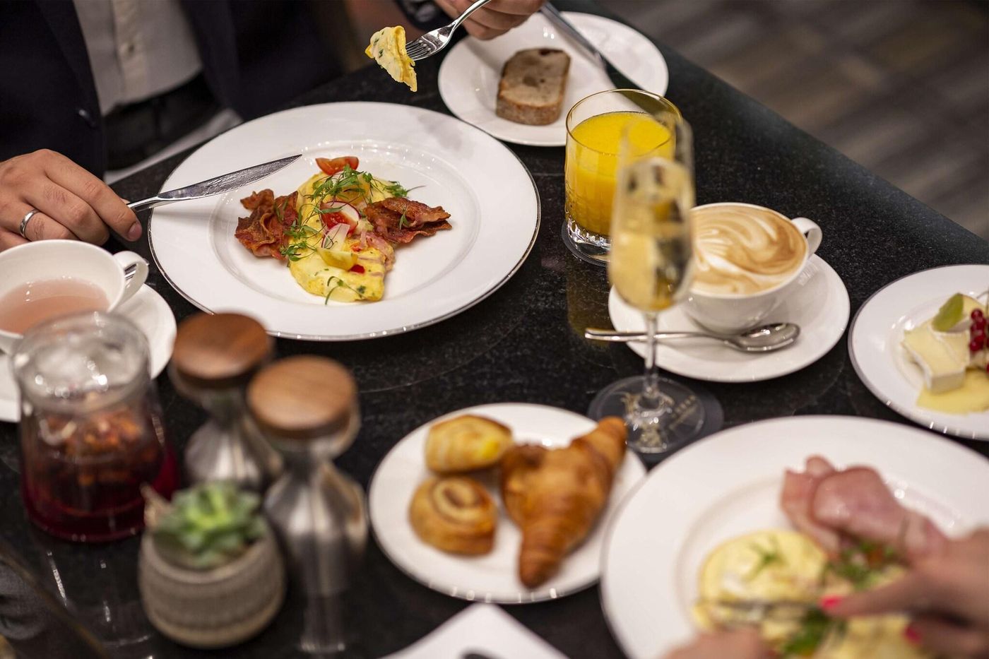 P-risi-Udvar-Hotel-Budapest--part-of-Hyatt-Restaurant-57