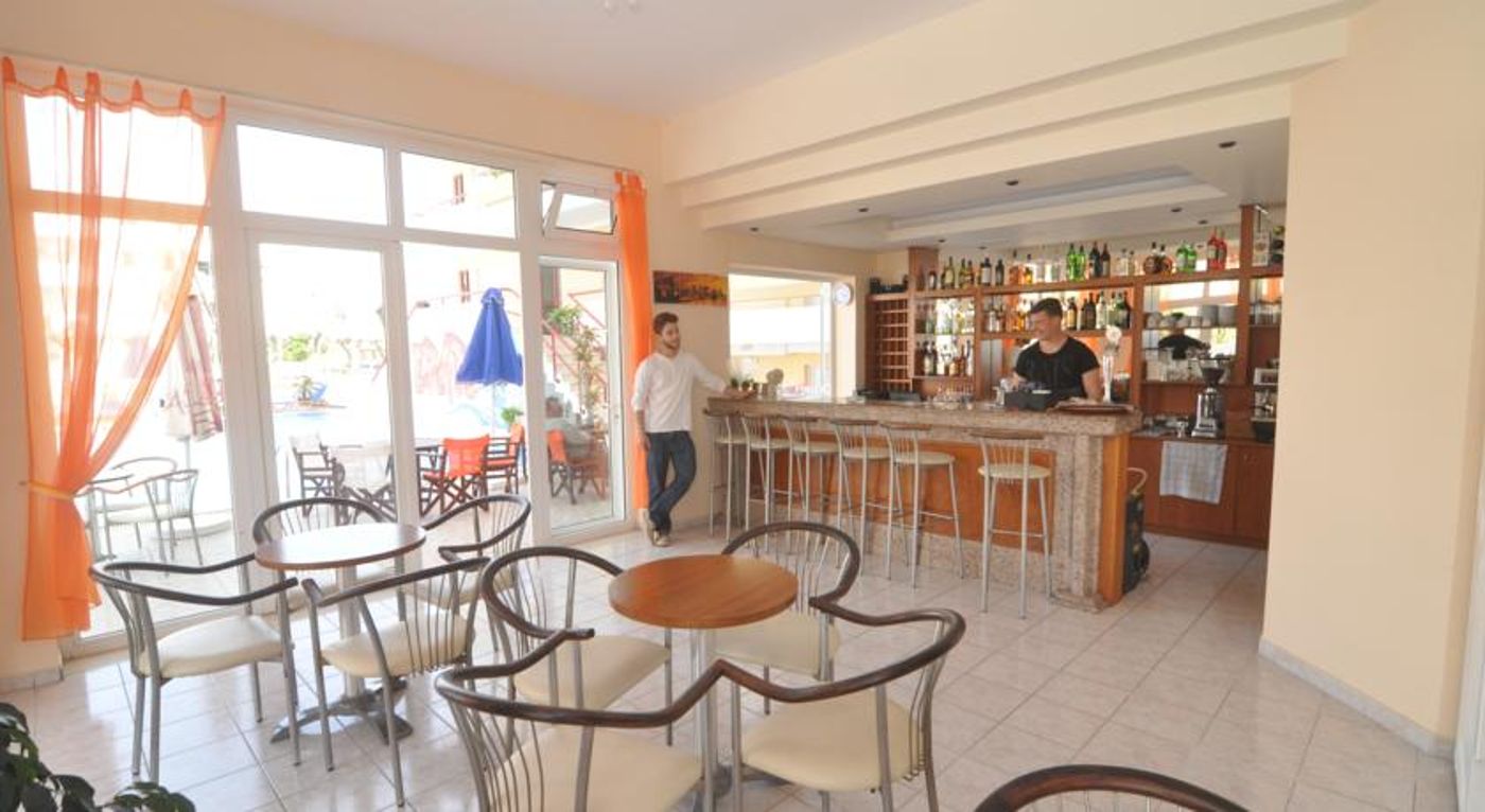 Erato Studios and Apartments