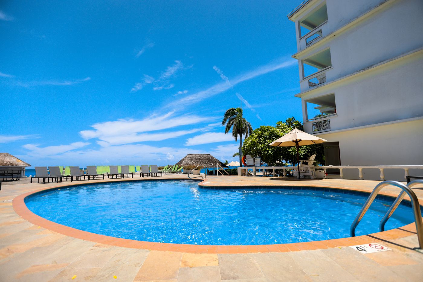 Grand-Decameron-Montego-Bay--A-Trademark-All-Inclusive-Pool-4