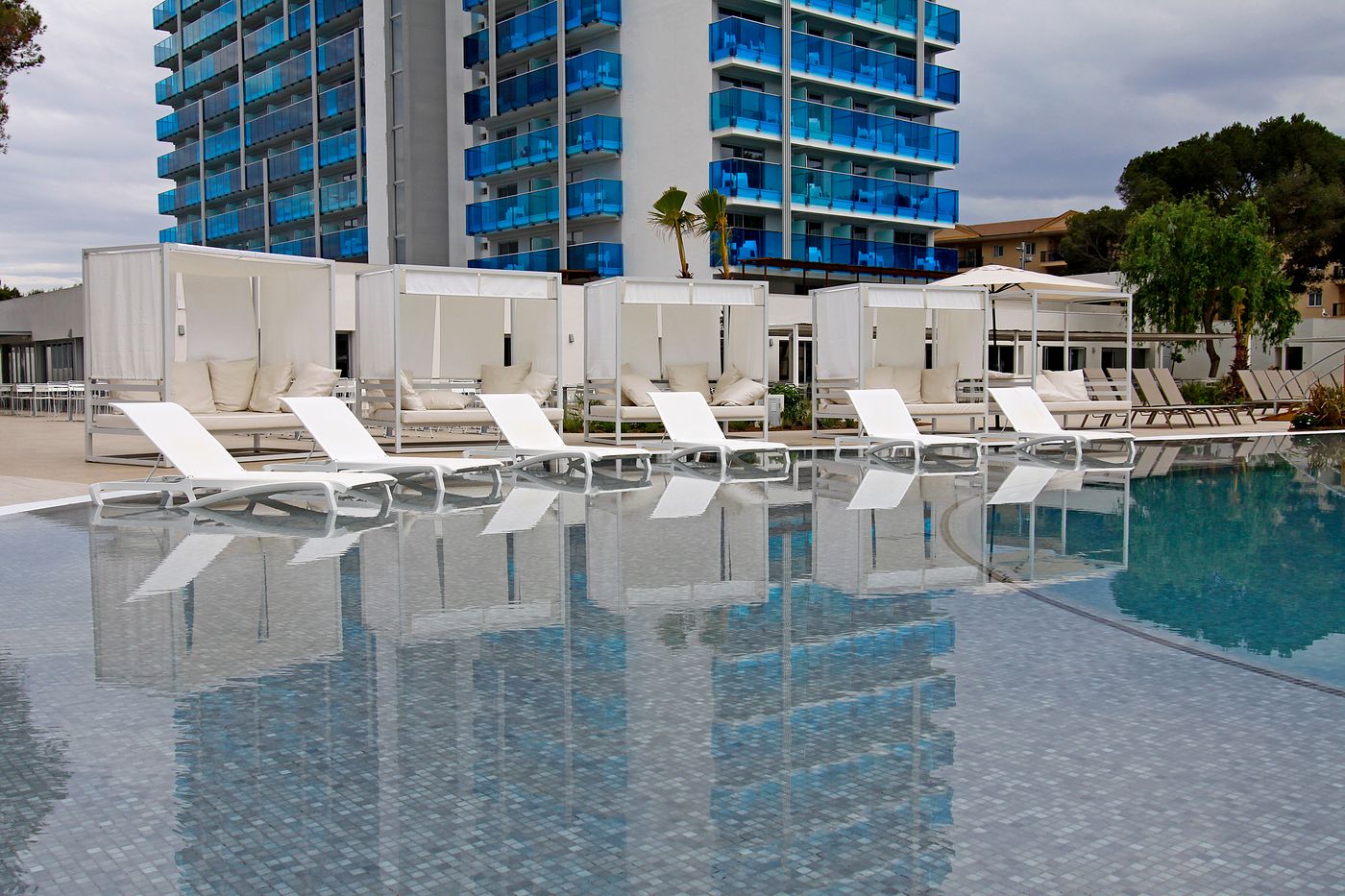 BG Tonga Tower Design Hotel & Suites