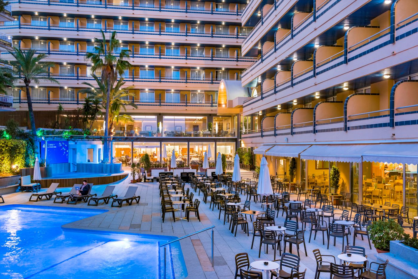 4R-Playa-Park-Pool-49