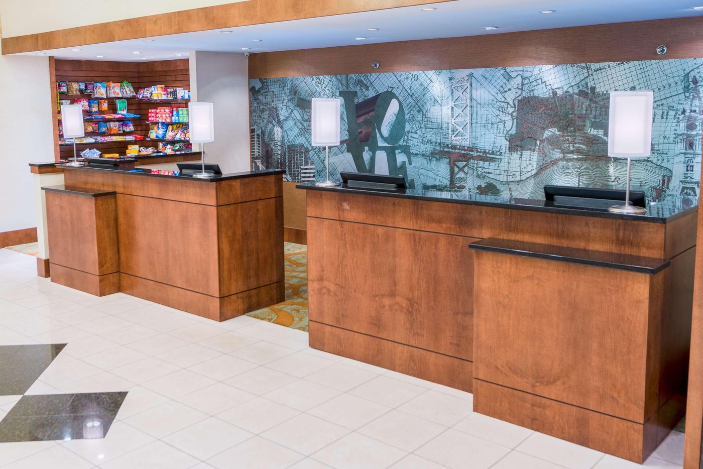 DoubleTree by Hilton Philadelphia Airport-United States-PHILADELPHIA-Lobby-8