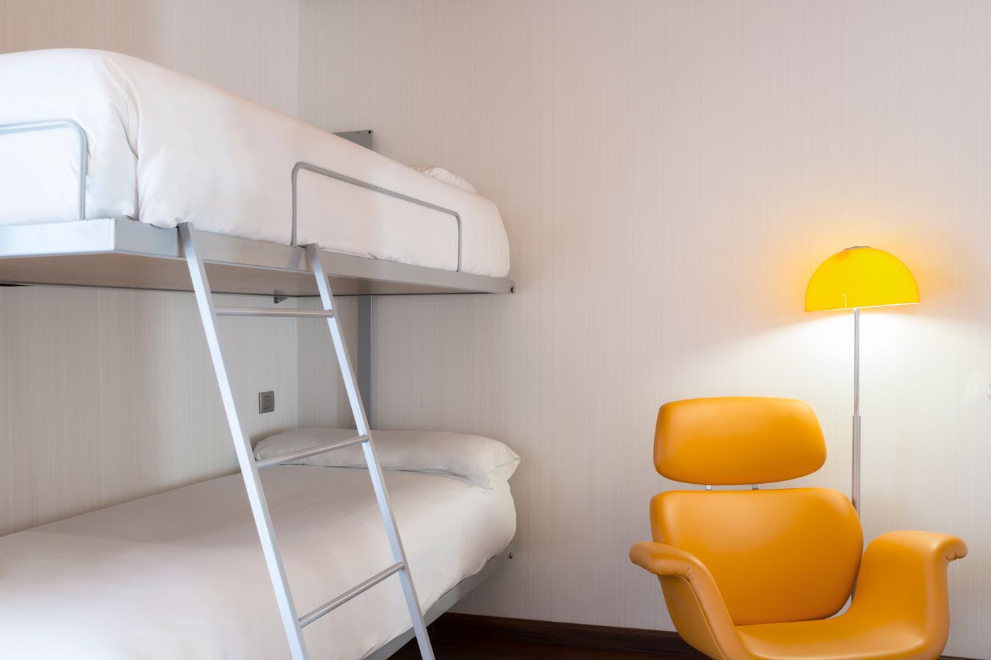 Petite-Palace-Plaza-Hotel-Room-35