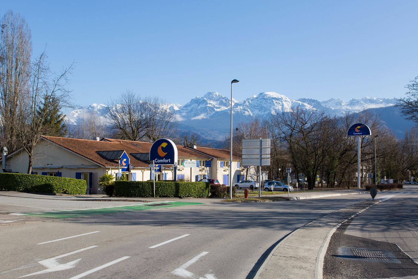 Comfort Hotel Grenoble Meylan-France-MEYLAN-General view-9