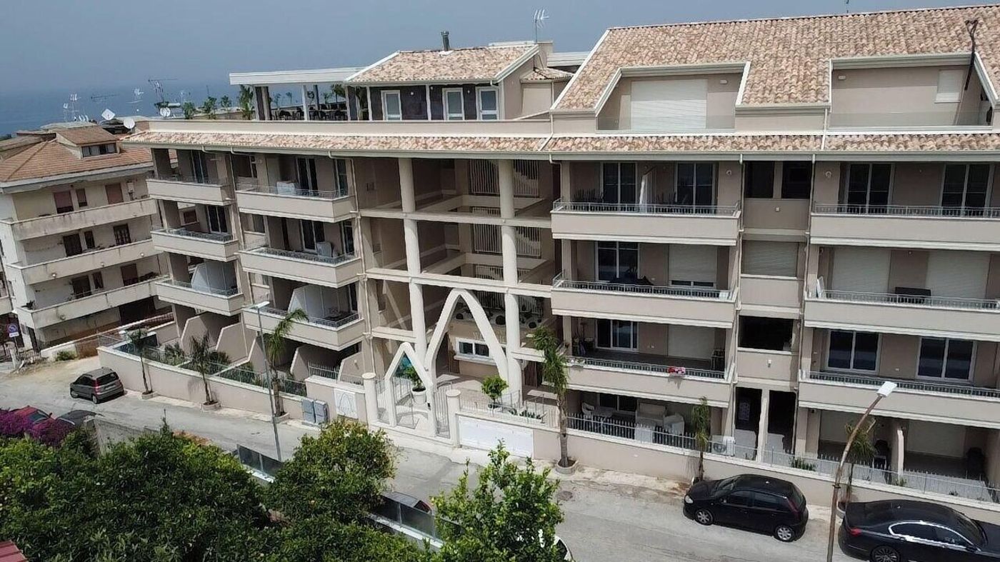 Middle Town Palace-Italy-Tropea-General view-8