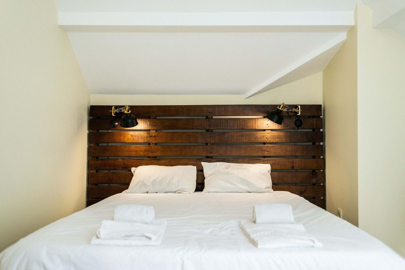 Sant-Jordi-Hostels-Lisbon-Room-38