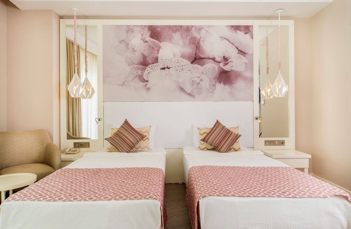 Diamond-Premium-Hotel---Spa-Room-28