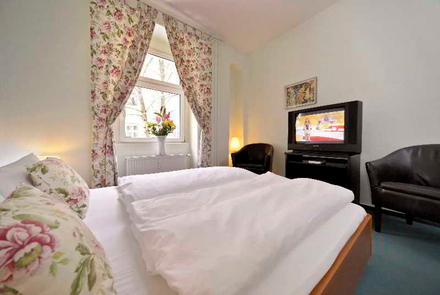 Old-Town-Hotel-Greifswalder-Strasse-Room-12