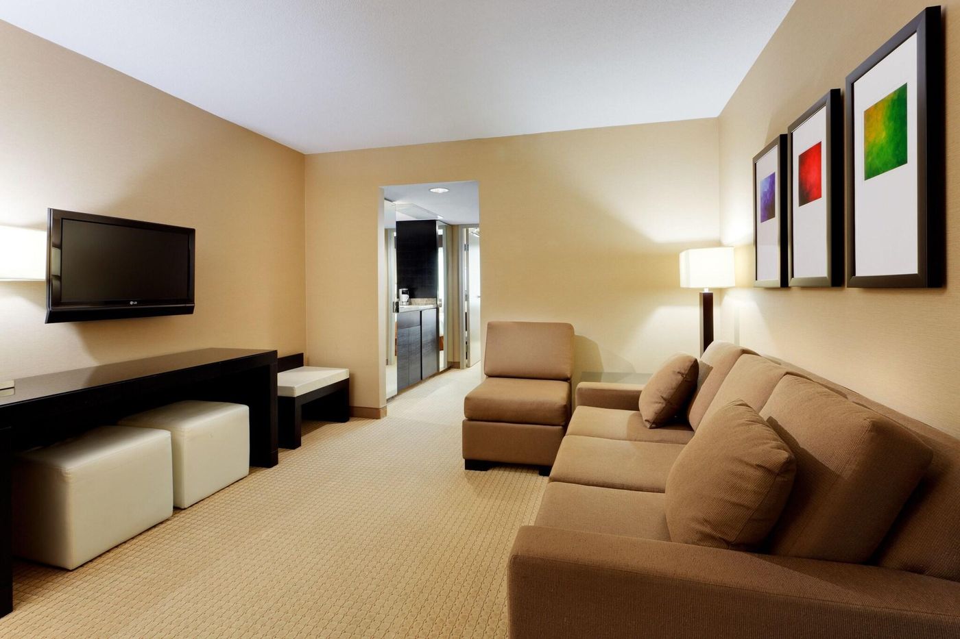 Radisson-Hotel-Vancouver-Airport-Room-26