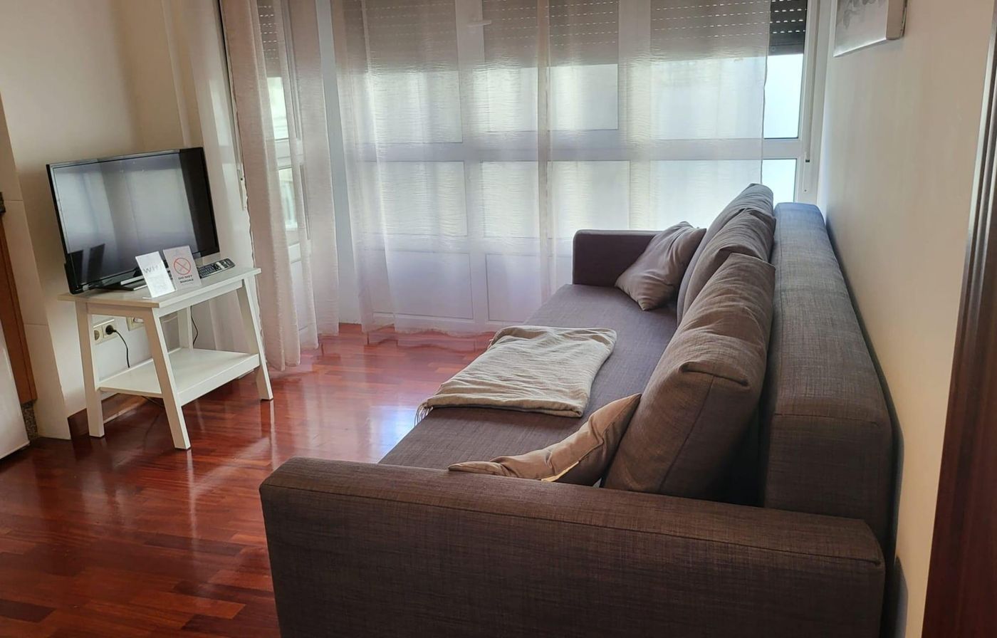 Cíes Suitel López De Neira, 28-Spain-Vigo-Room-9