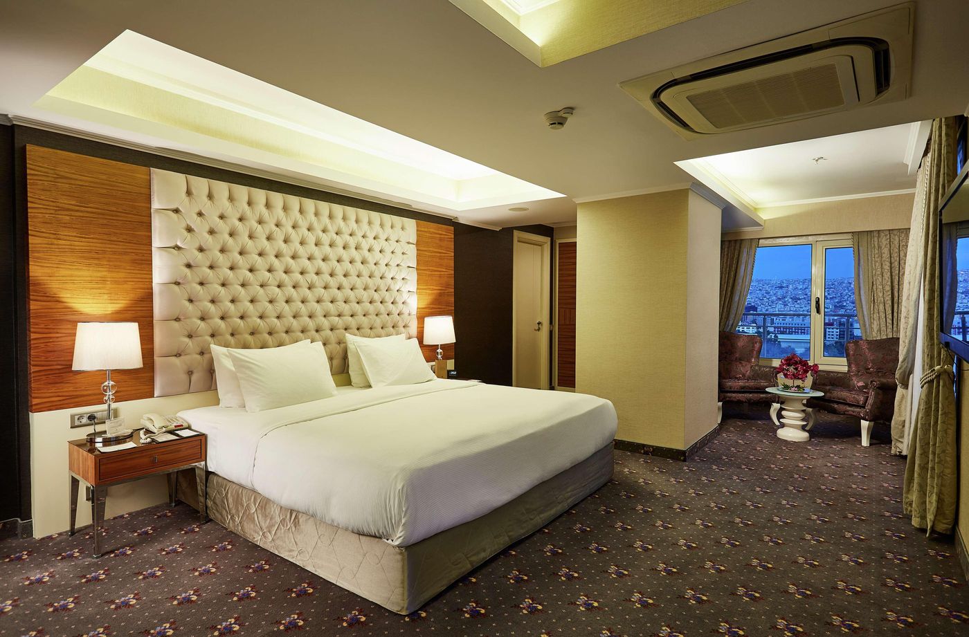 DoubleTree-By-Hilton-Izmir-Alsancak-Room-14