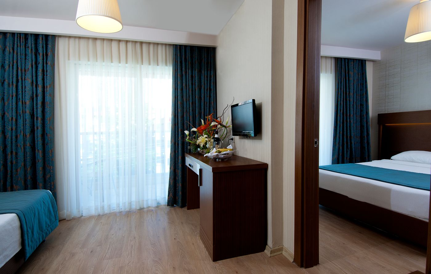 Supreme-Hotel-Room-14