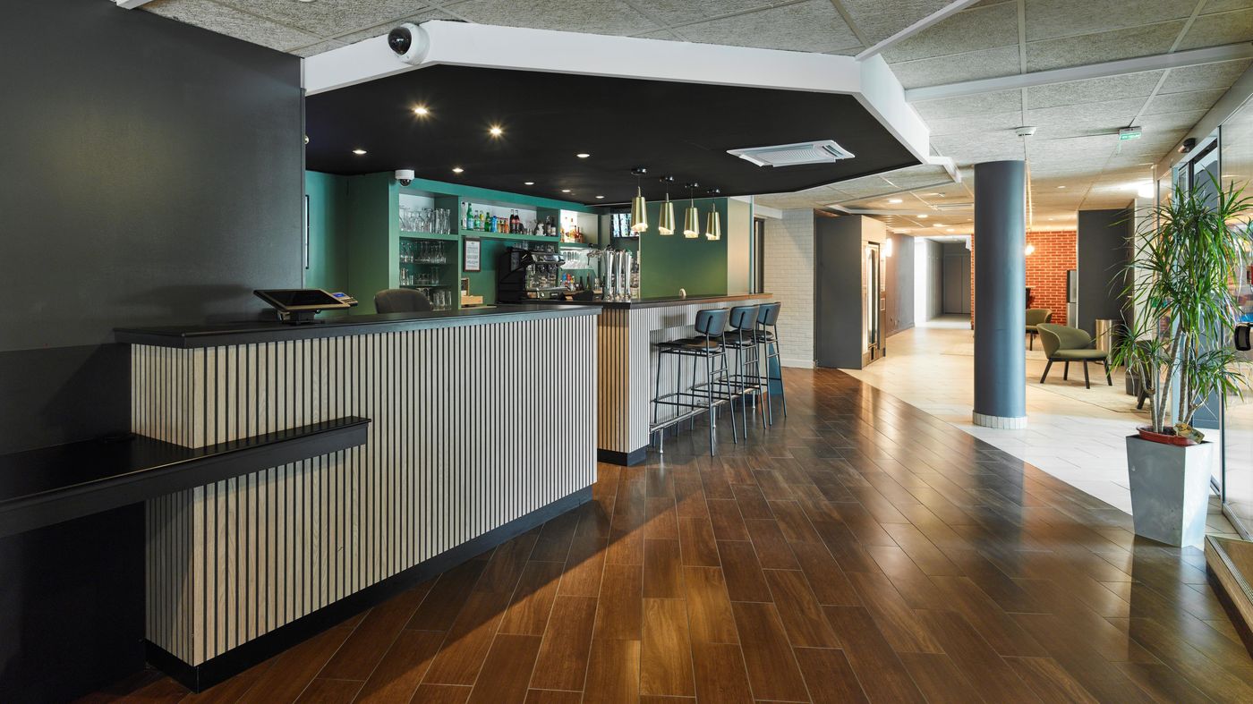 Campanile-Argenteuil-Lobby-7