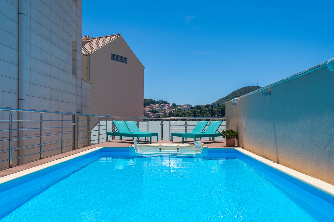 Berkeley-General-view-1