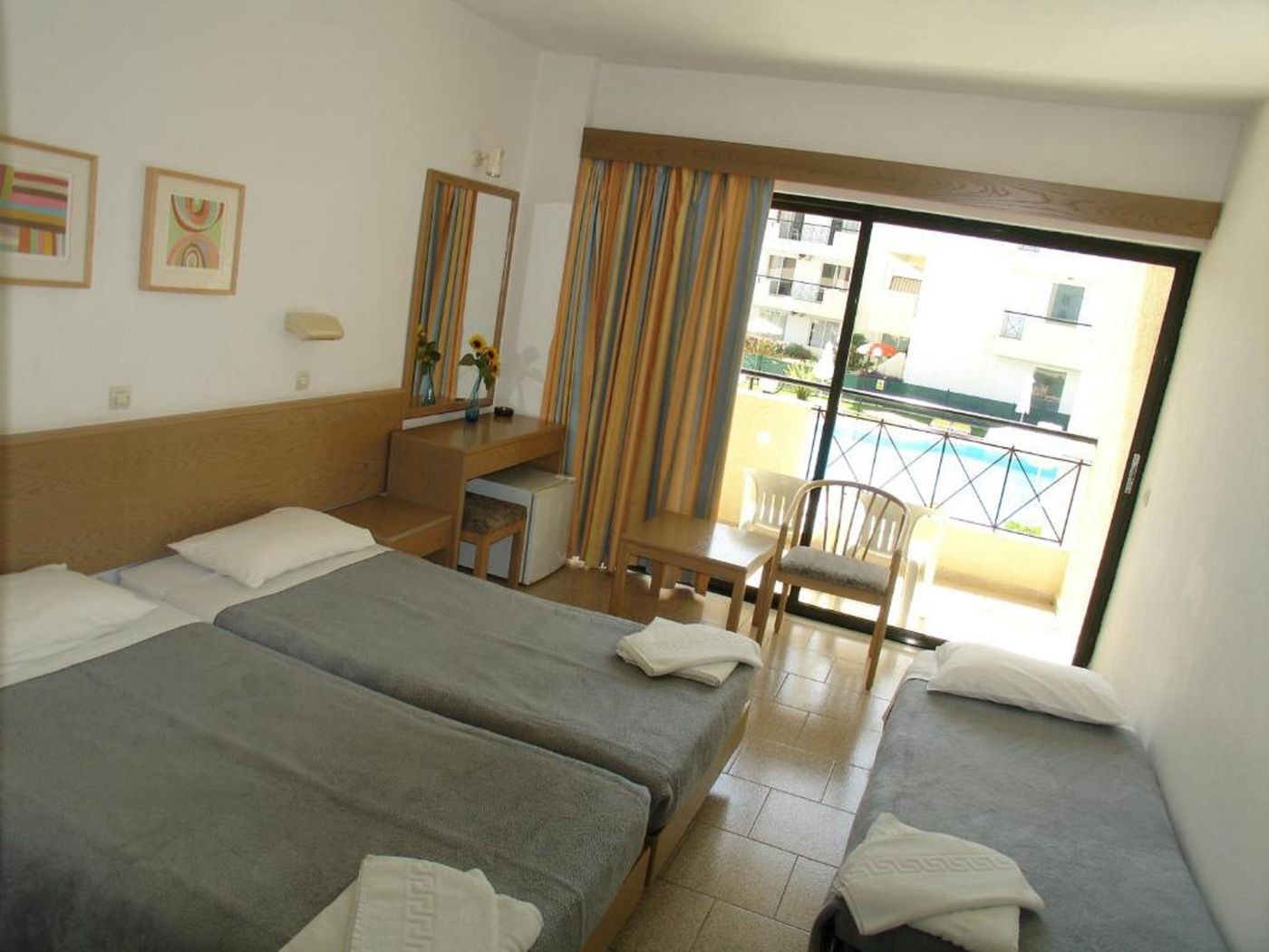 Summerland-Hotel-and-Bungalows-Room-21