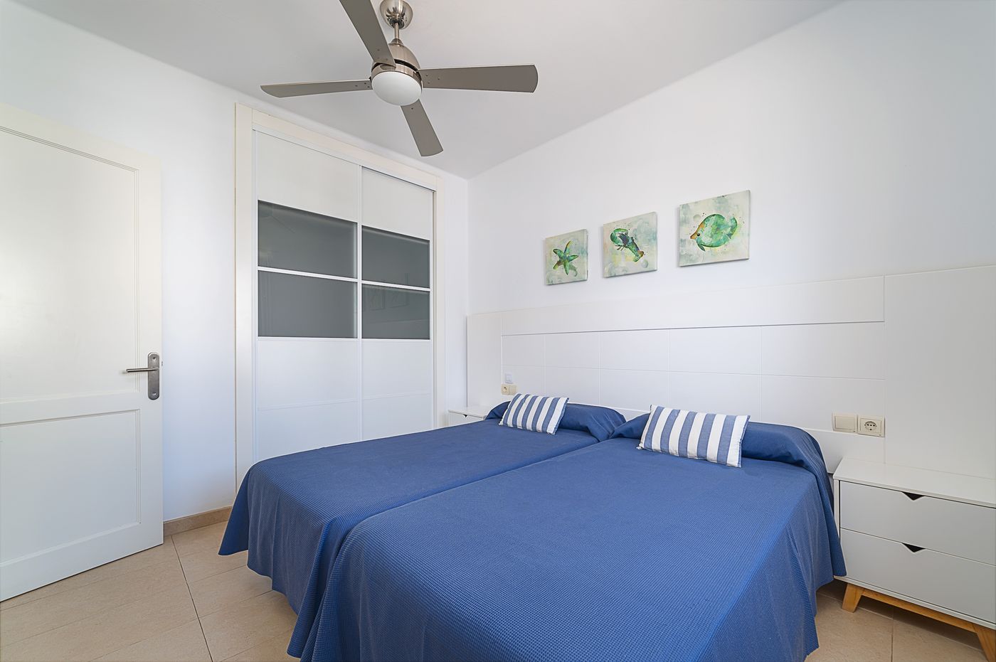 Elena-Apartamentos-Room-17