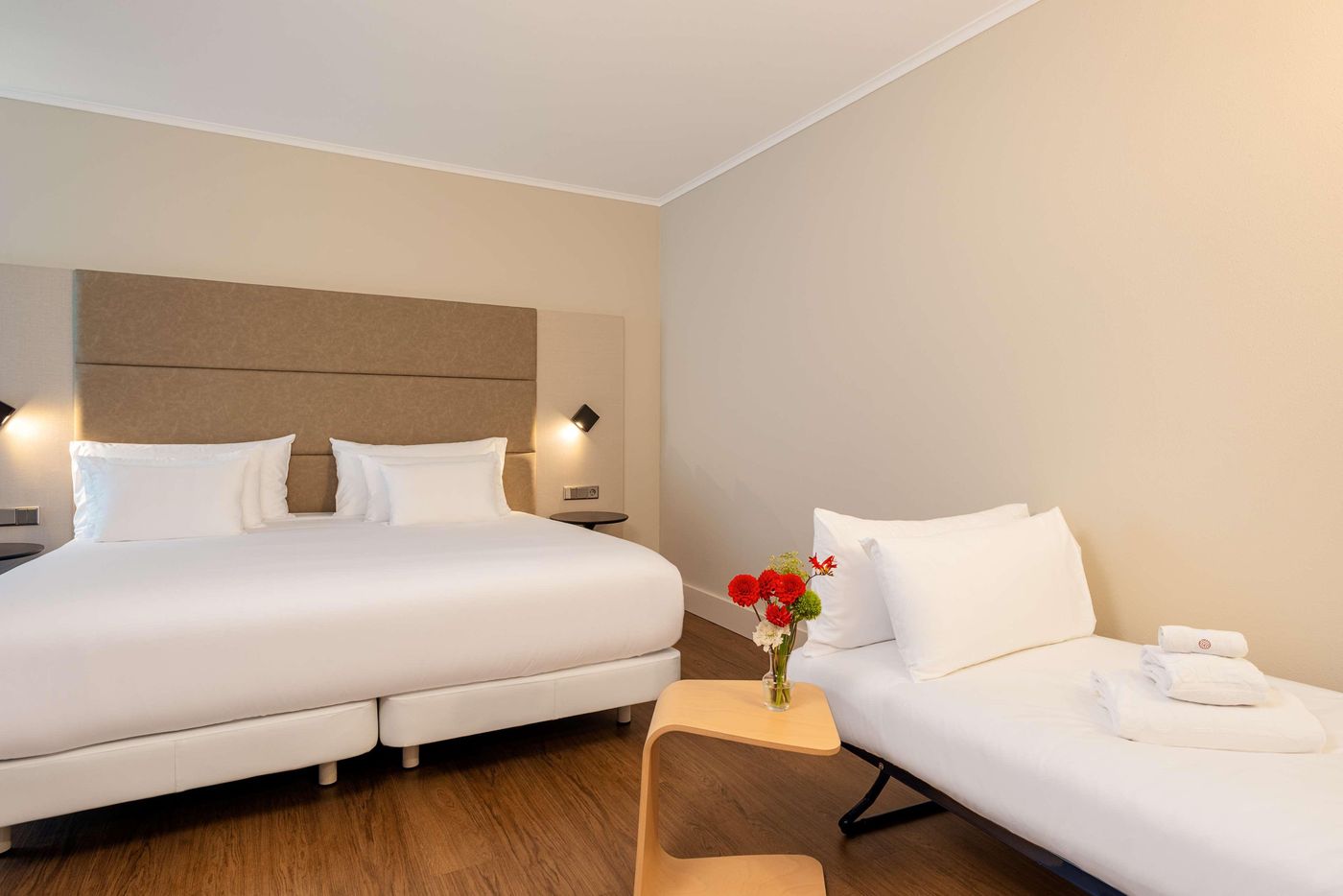 NH-Collection-Berlin-Mitte-am-Checkpoint-Charlie-Room-40