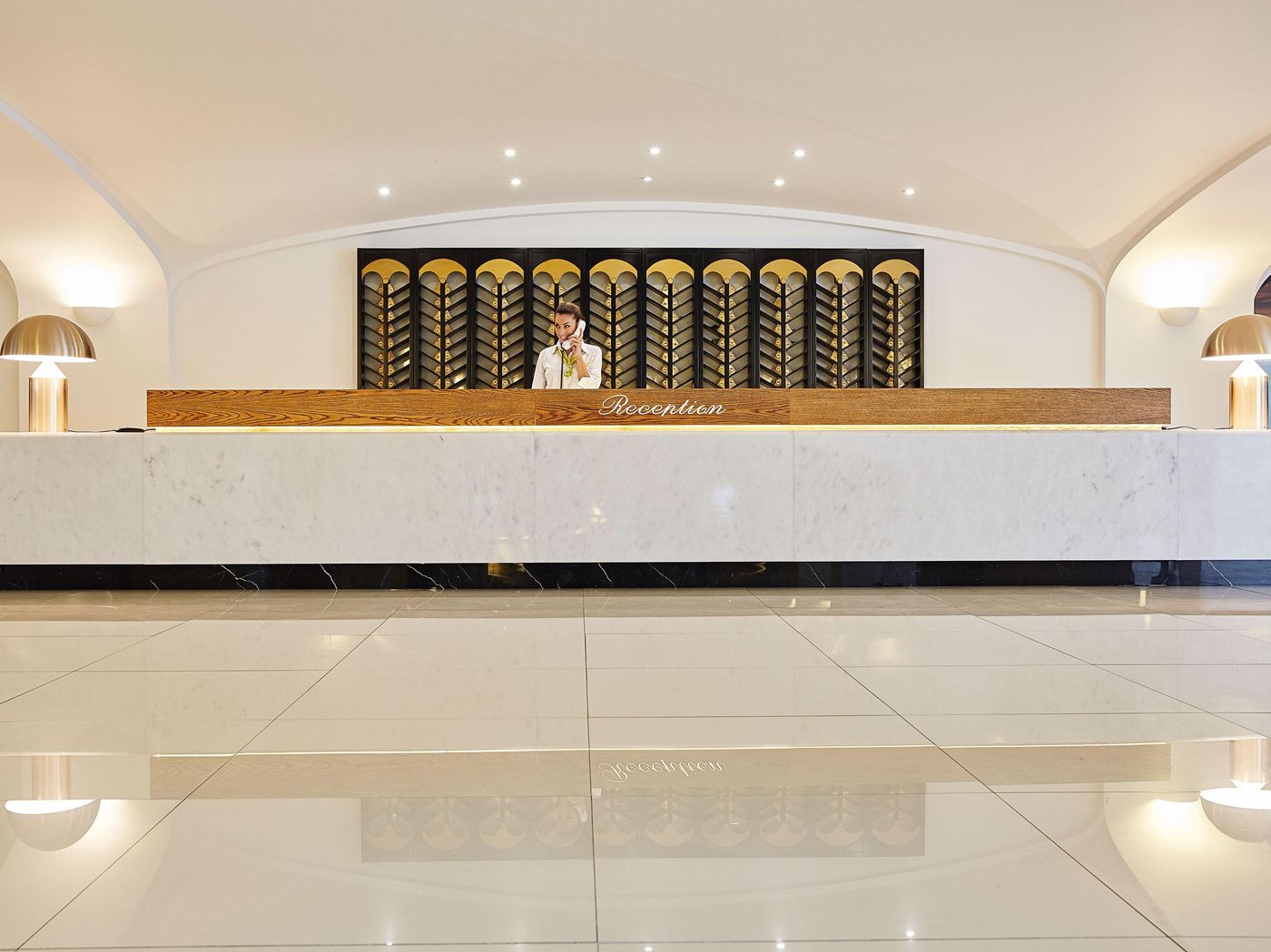 Grecotel-Luxme-Daphnila-Bay-Dassia-Lobby-32