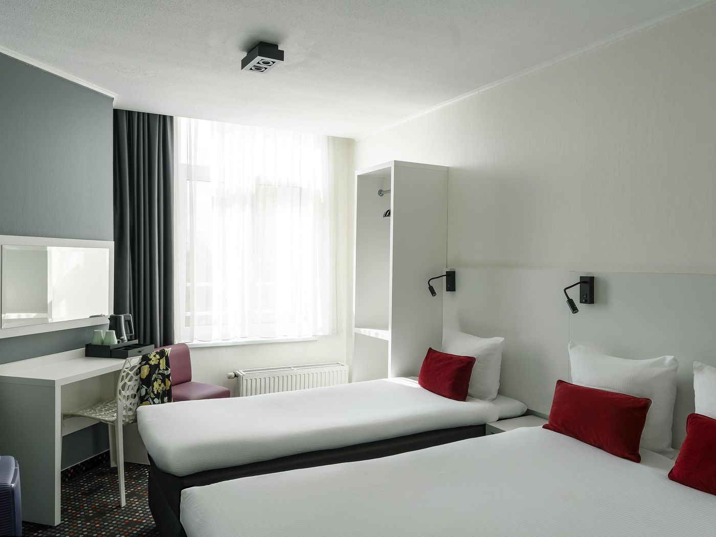 ibis-Styles-Amsterdam-City-Room-38