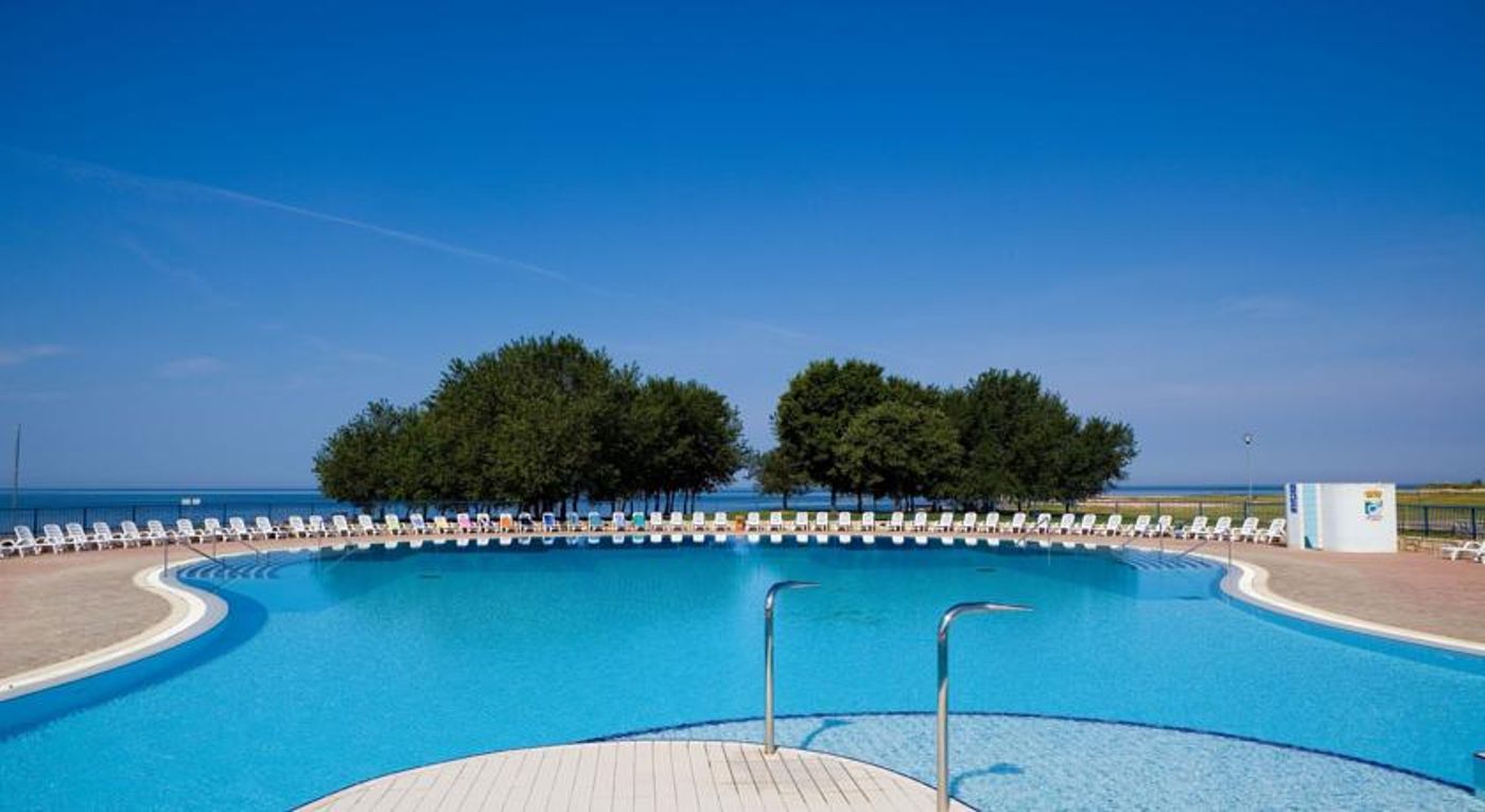 Polynesia Apartments