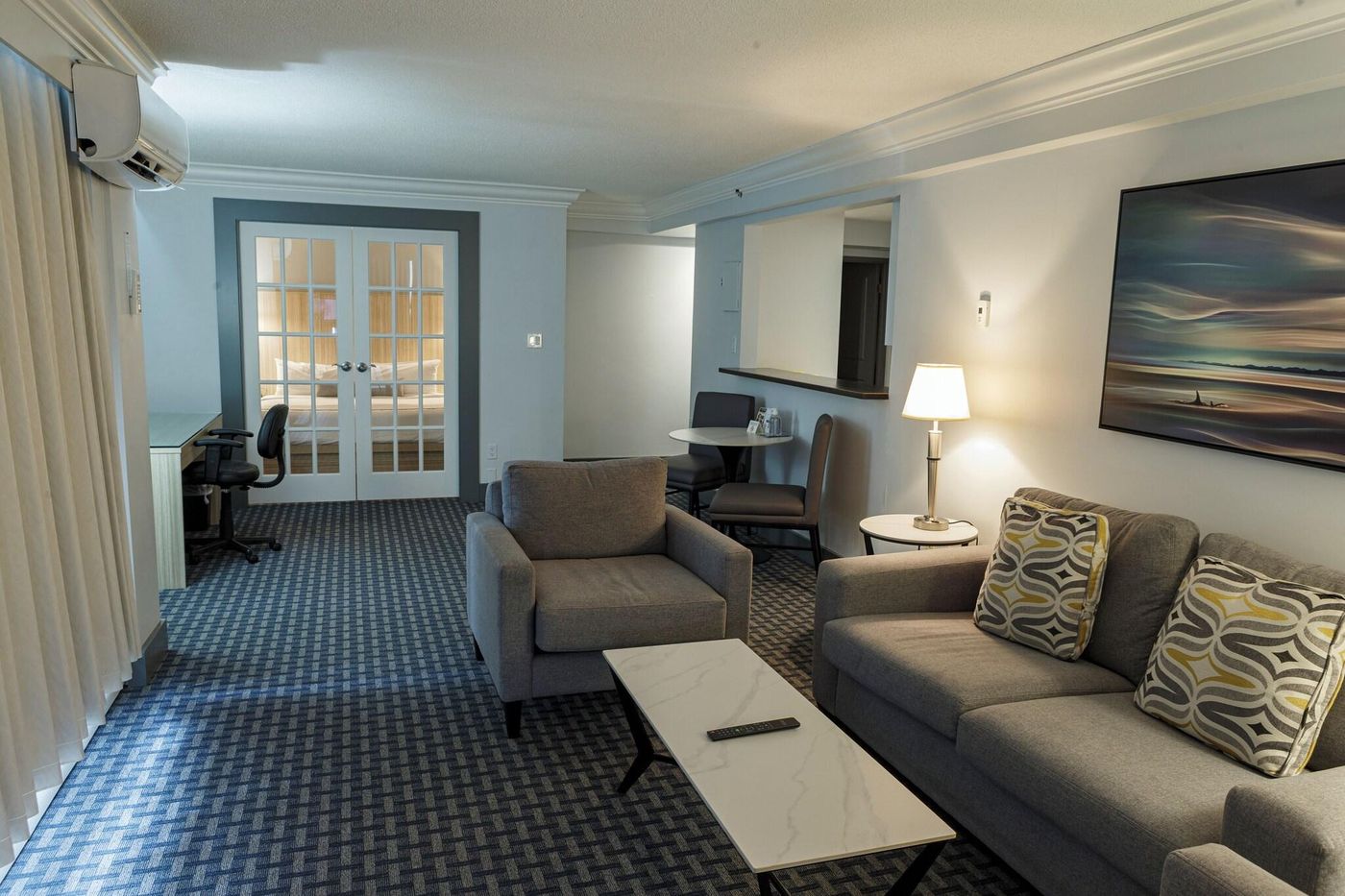 Century-Plaza-Hotel---Spa-Vancouver-Room-27