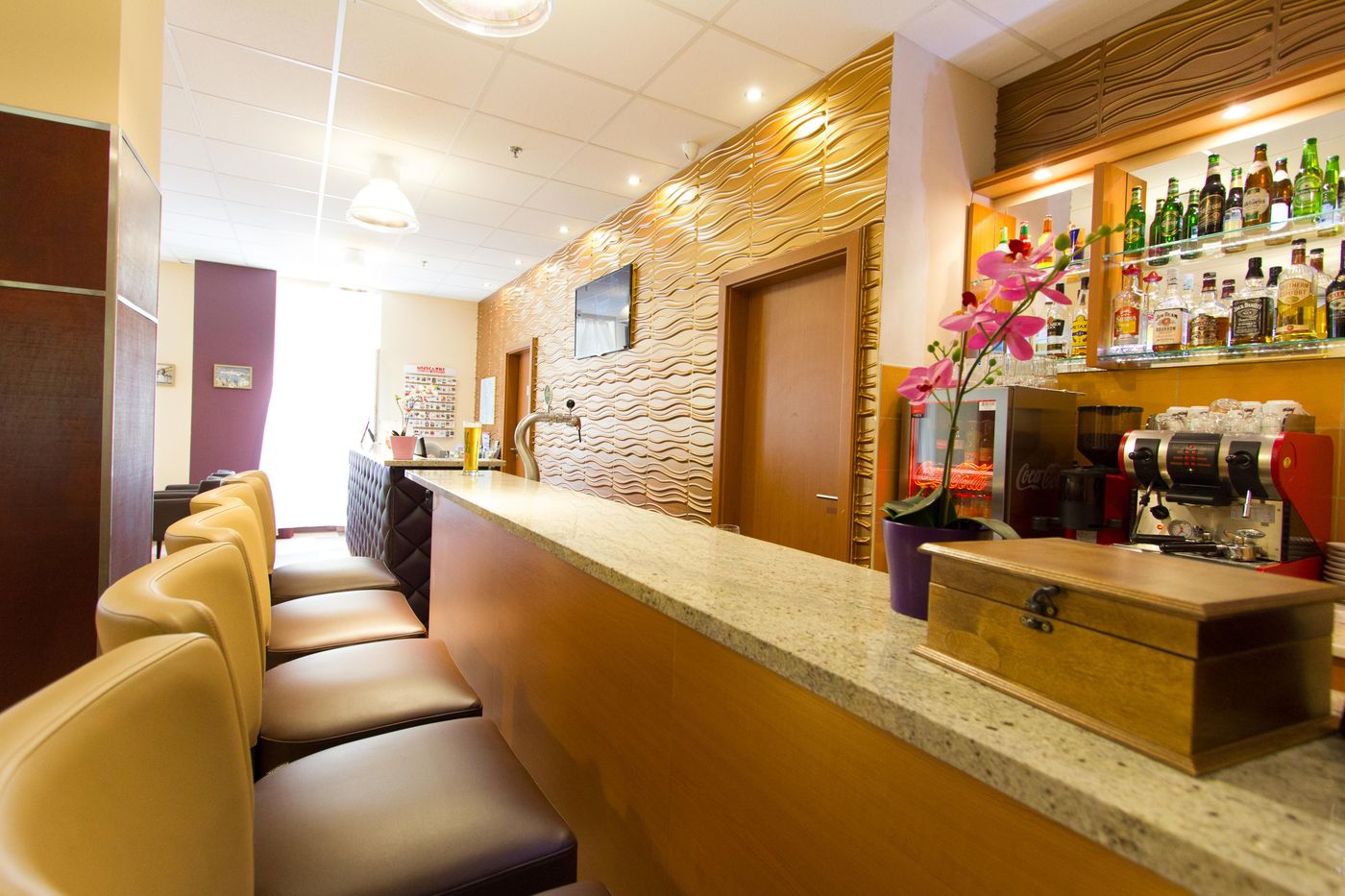 Six Inn Hotel-Hungary-BUDAPEST-Lobby-7