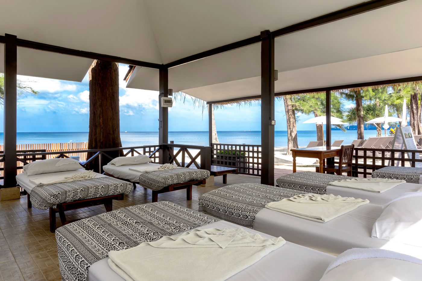 Sunwing-Bangtao-Beach-Sports-and-Entertainment-64