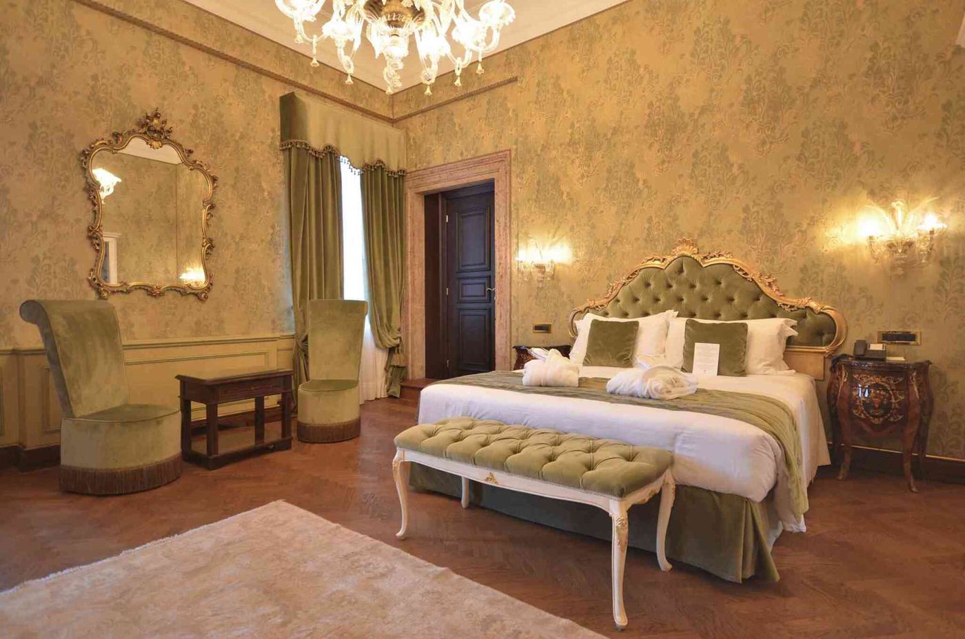 Nani-Mocenigo-Palace-Room-41