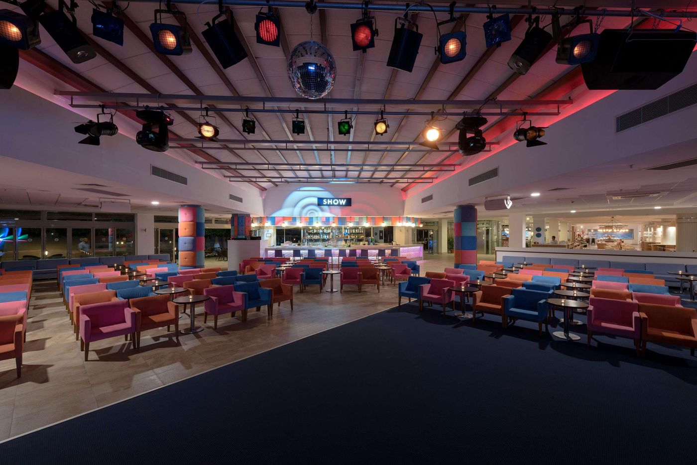 Barut-B-Suites-Lobby-70