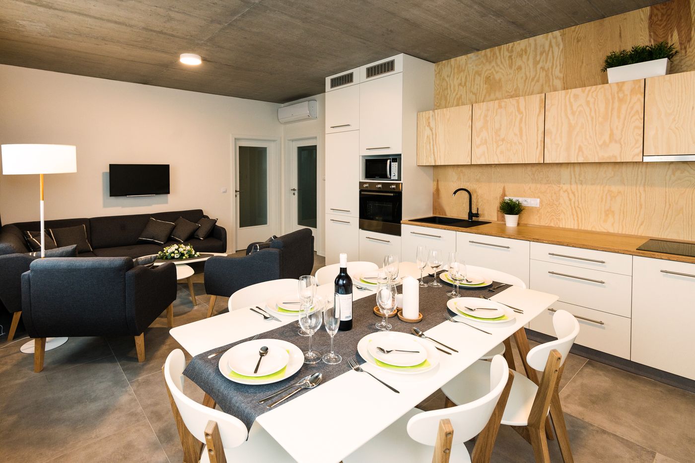 Residence-Trafick-Room-7