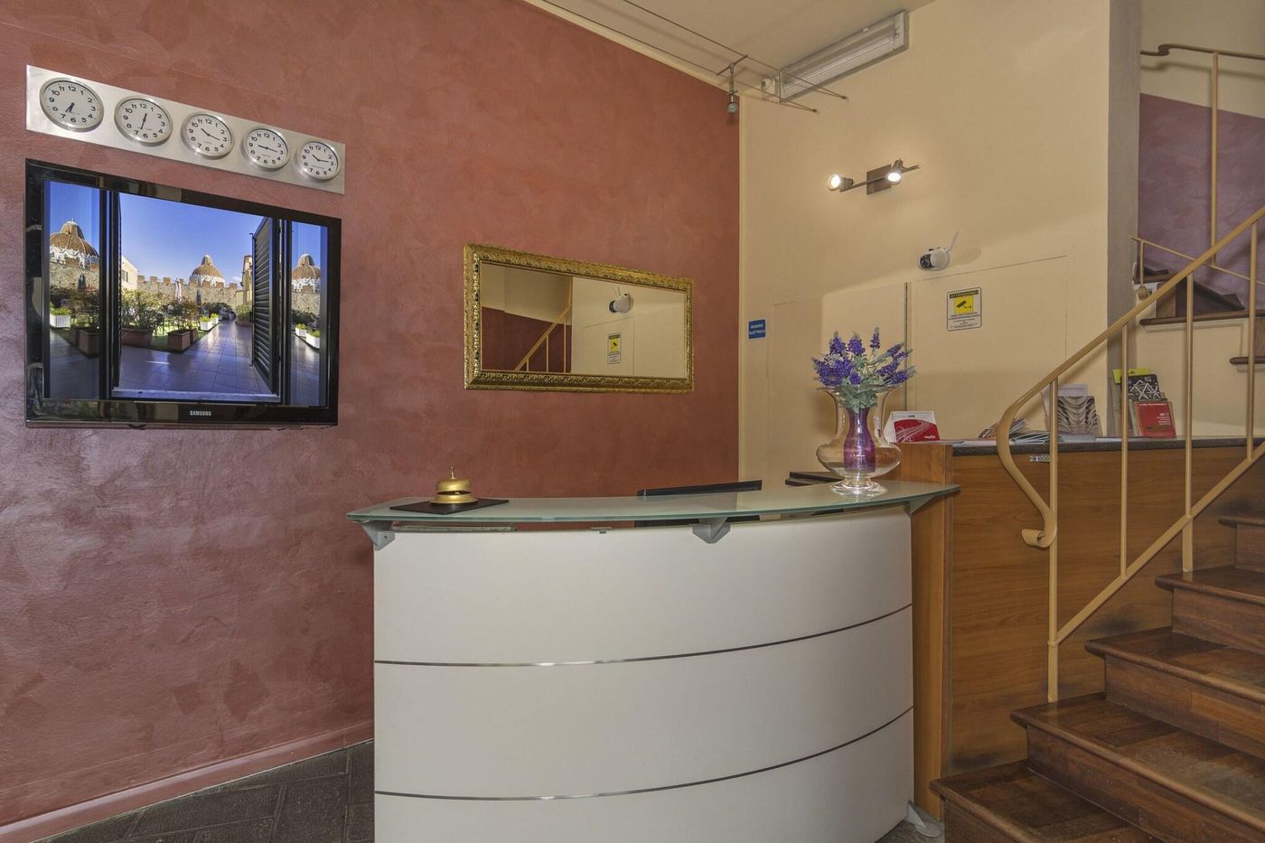 Hotel-Giardino-Tower-Inn-Lobby-6