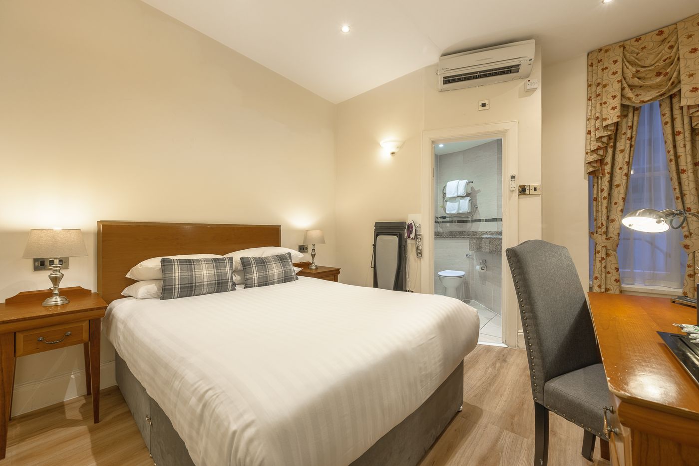 Old Waverley - United Kingdom - EDINBURGH - Room - 9