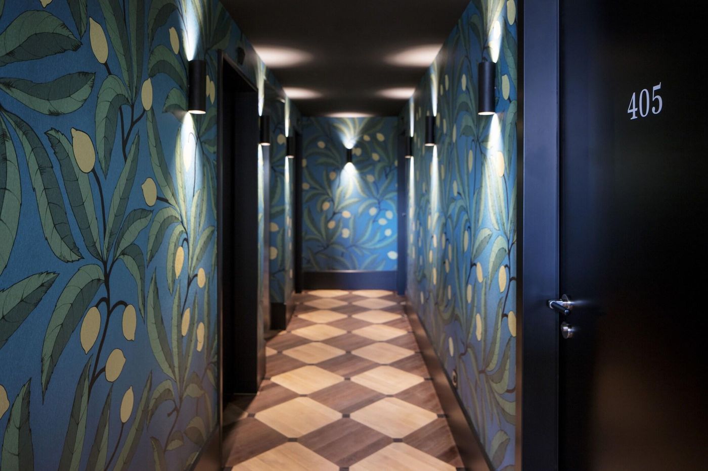 Hotel Restaurant Helvetia-Switzerland-Zurich-Lobby-10