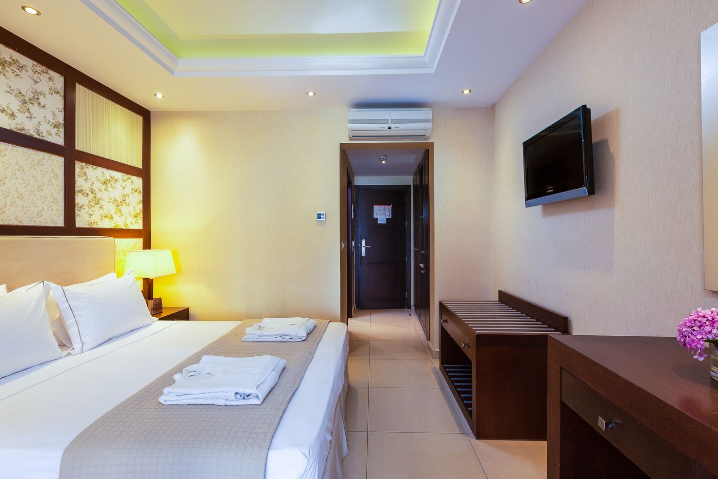 Theartemis-Palace-Room-37