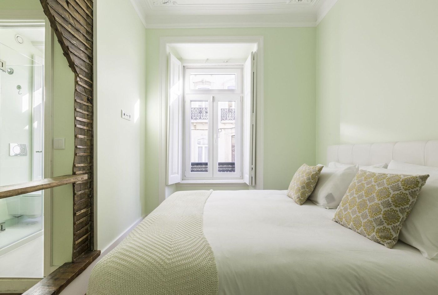 1898-Home---Suites-Room-12