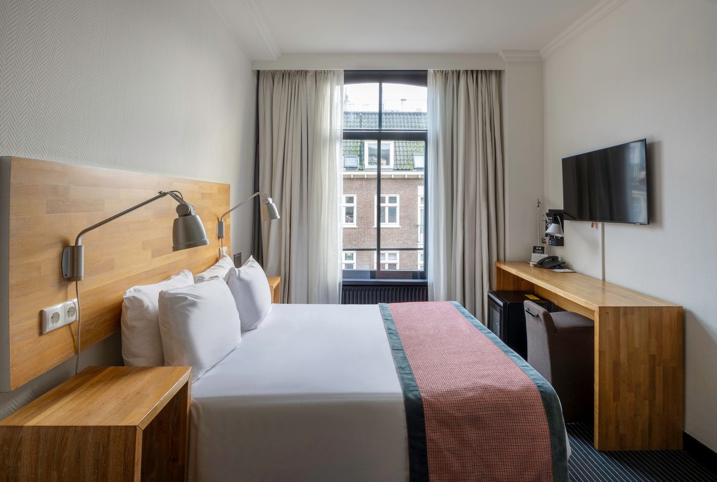 Catalonia-Vondel-Amsterdam-Room-31